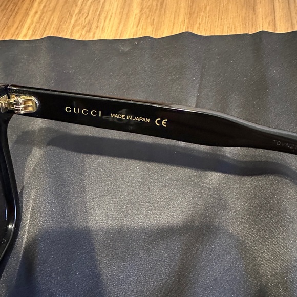 GUCCI SUNGLASSES - Picture 6 of 6